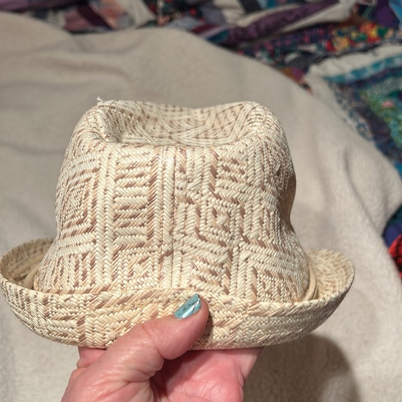 4/$20 Tan and off white hat - Picture 3 of 3